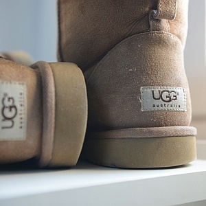 CLEANING OF UGGs
